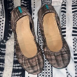 TIEKS Mojave woven flats. Size 9.